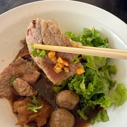 ก๋วยเตี๋ยวเนื้อ(สด เปื่อย เอ็น ชิ้น)