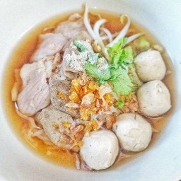 ก๋วยเตี๋ยวป้าต้อย by บอม