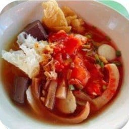 น้องเหมียวพาแซ่บ หน้าม.ราชภัฏ