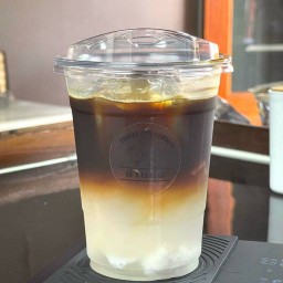 บ้านก๋ง (กาแฟ, ชา, ขนม, จานเดียว) สุขสวัสดิ์