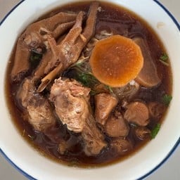 ก๋วยเตี๋ยวไก่มะระ สูตรแม่ย่า
