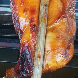 ไก่ย่างน่องติดสะโพก