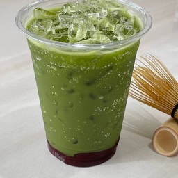 Premium Matcha Strawberry soda(พรีเมี่ยมมัทฉะสตอเบอรี่โซดา)