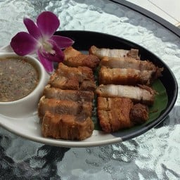 หมูกรอบ