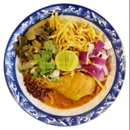 ข้าวซอยคุณหน่อย @ เชียงใหม่ ตลาดนัด ทอ. (สโมสรนายทหารอากาศ ชั้นประทวน)