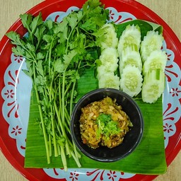 น้ำพริกหนุ่ม/พร้อมชุดผัก