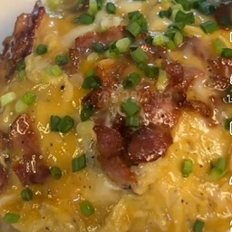 ข้าวไข่ข้นหน้าเบค่อน