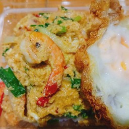 ผัดผงกะหรี่ทะเลราดข้าว