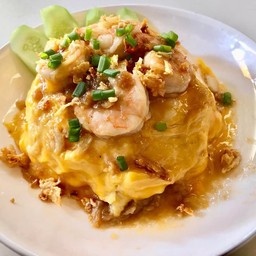 ข้าวหน้าไข่ข้น กุ้งผัดกระเทียม