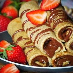 Crepe Roll Nuttella Strawberry