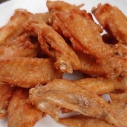 I fried & fruit หมู ไก่ ลูกชิ้นทอด