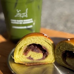 Red bean shio pan