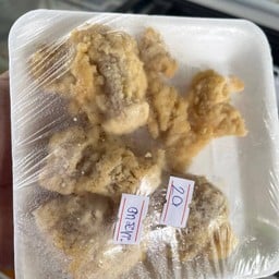 น้องอัญชัญก๋วยเตี๋ยวไก่ตุ๋น