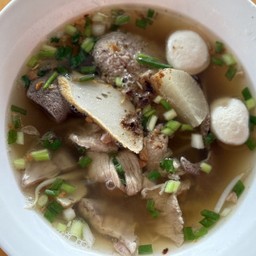 ก๋วยเตี๋ยวหมูน้ำใส