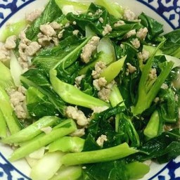 ผัดคะน้าหมูสับ