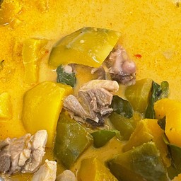 แกงเผ็ดไก่ฟักทอง