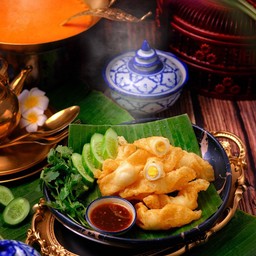 เกี๊ยวไข่แป้งบางกรอบ