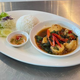 ข้าวกระเพราเต้าหู้ไข่