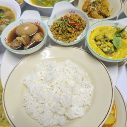 ข้าวราด 3 อย่าง