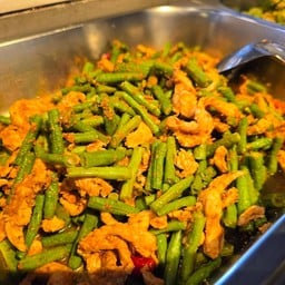 ผัดพริกแกงอกไก่ถั่วฝักยาว คลีน