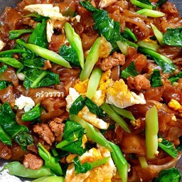 ผัดซีอิ้วเส้นใหญ่หมูสับ