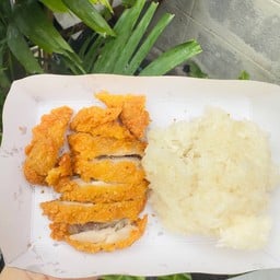 ข้าวเหนียวไก่กรอบทอด(เนื้อสะโพก)