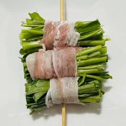 สามชั้นพันผักบุ้ง