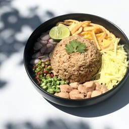 ข้าวกล้องคลุกกะปิ อกไก่หวาน 50%