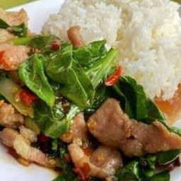 ข้าวราดผัดคะน้าเบคอน