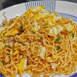 มาม่าผัดไข่