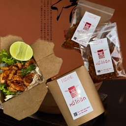 The rose (หมี่ไก่ฉีกหม่าล่า) x  4 กล่อง (ฟรี 1 ถุงน้ำพริกหมูกระจก)