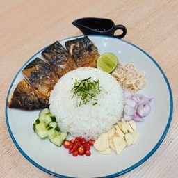 ข้าวยำปลาซาบะ