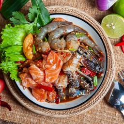 ตำเหลาทะเลรวม (กุ้งสด, ปูม้า, แซลมอน)