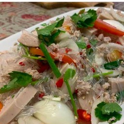 ยำวุ้นเส้นหมูยอหมูสับ