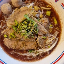 ก๊วยเตี๋ยวเนื้อลูกชิ้นโกเด้ง