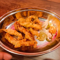 กะเพราไก่ทอด