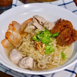 บะหมี่เส้นแบนน้ำใส
