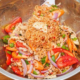 ลิซ่ายำแซ่บ
