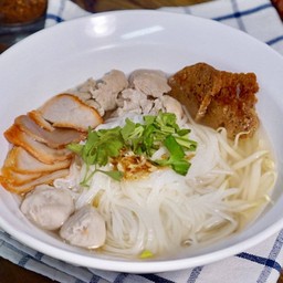 เส้นเล็กน้ำใส