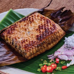 รังผึ้งห่อใบตองย่าง (50กรัม)