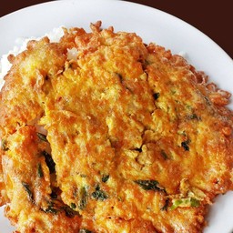 Minced Pork And Basil Omelet With Rice