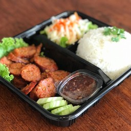 ข้าวไส้อั่ว+น้ำพริกตาแดง+แคบหมู