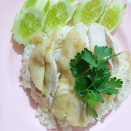 ข้าวมันไก่ต้มเนื้อหนังพิเศษ