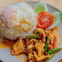 ข้าวพริกแกงไก่+ไข่