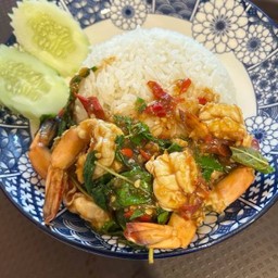 ข้าวราดกระเพรากุ้ง