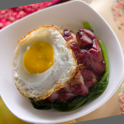 ข้าวหน้าหมูแดงไข่ดาว 叉烧肉盖饭（加煎蛋）BBQ Pork, Fried Egg & Rice