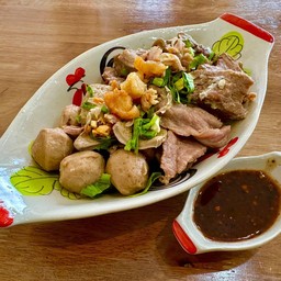 ลวกจิ้มเนื้อ