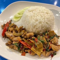 กะเพราหน่อไม้ดอง