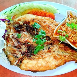 ปลานิลทอดน้ำปลา