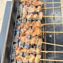ข้าวเหนียวหมูปิ้ง